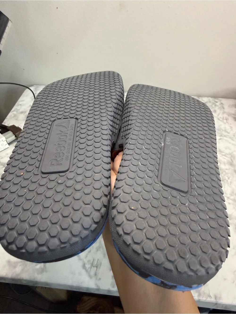 Reebok pervade dual